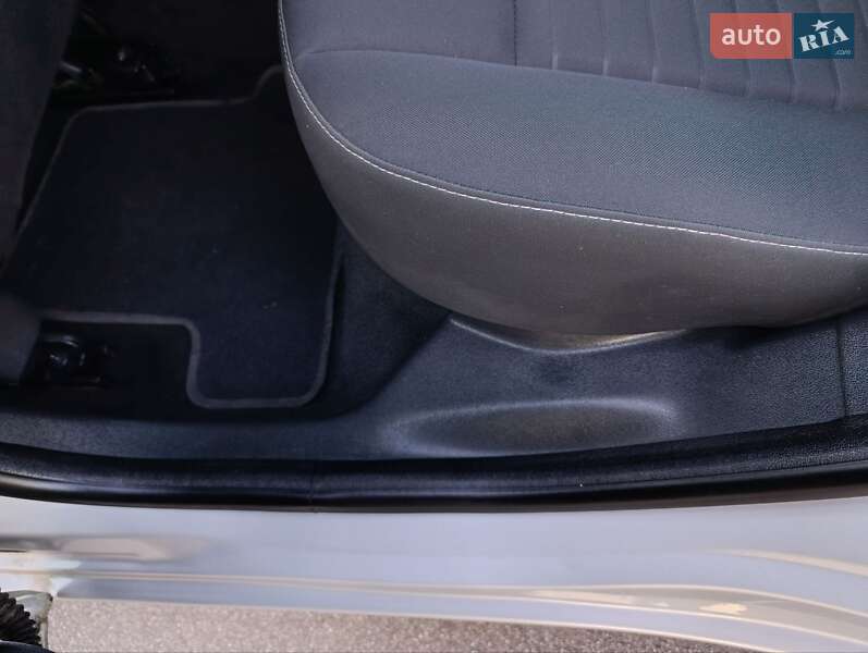 Универсал Renault Megane 2016 в Киеве фото 32 Универсал Renault Megane 2016 в Киеве