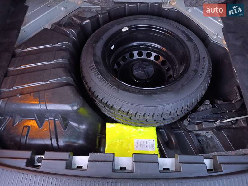 Универсал Renault Megane 2016 в Киеве фото 41 Универсал Renault Megane 2016 в Киеве