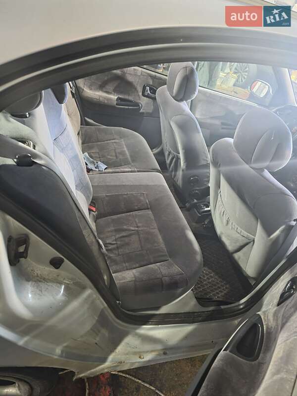 Хэтчбек Renault Megane 2001 в Днепре