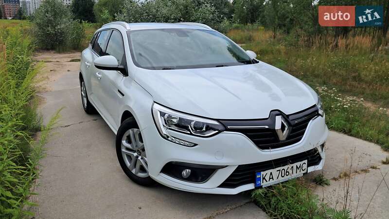 Универсал Renault Megane 2017 в Вишневом