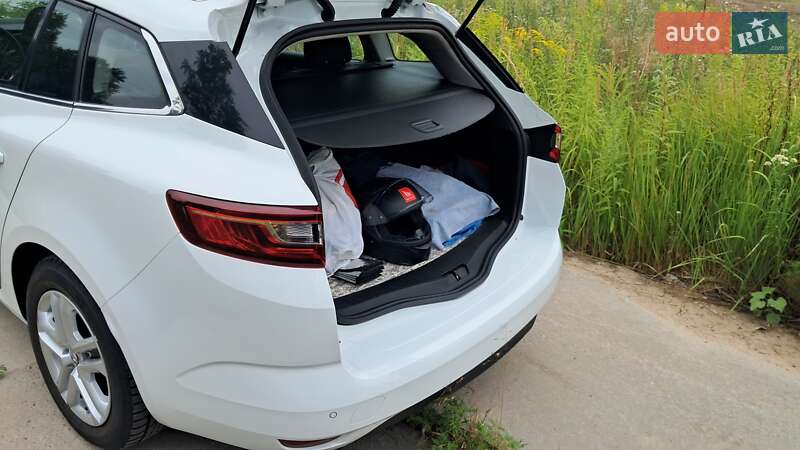 Универсал Renault Megane 2017 в Вишневом