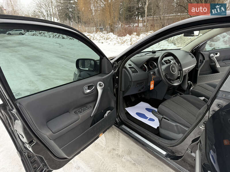 Хэтчбек Renault Megane 2006 в Звягеле фото 17 Хэтчбек Renault Megane 2006 в Звягеле