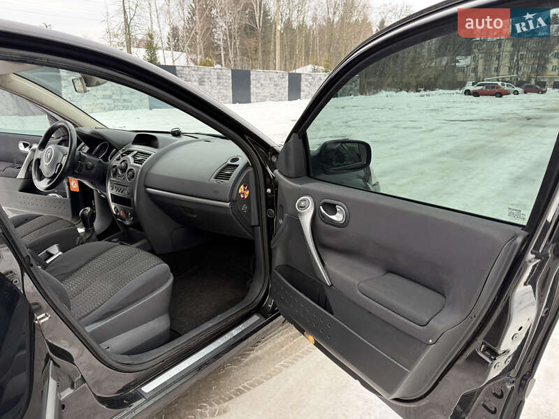 Хэтчбек Renault Megane 2006 в Звягеле фото 24 Хэтчбек Renault Megane 2006 в Звягеле
