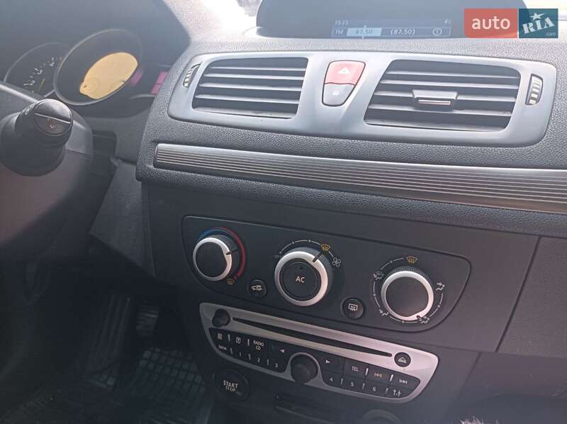 Универсал Renault Megane 2010 в Ракитном фото 40 Универсал Renault Megane 2010 в Ракитном