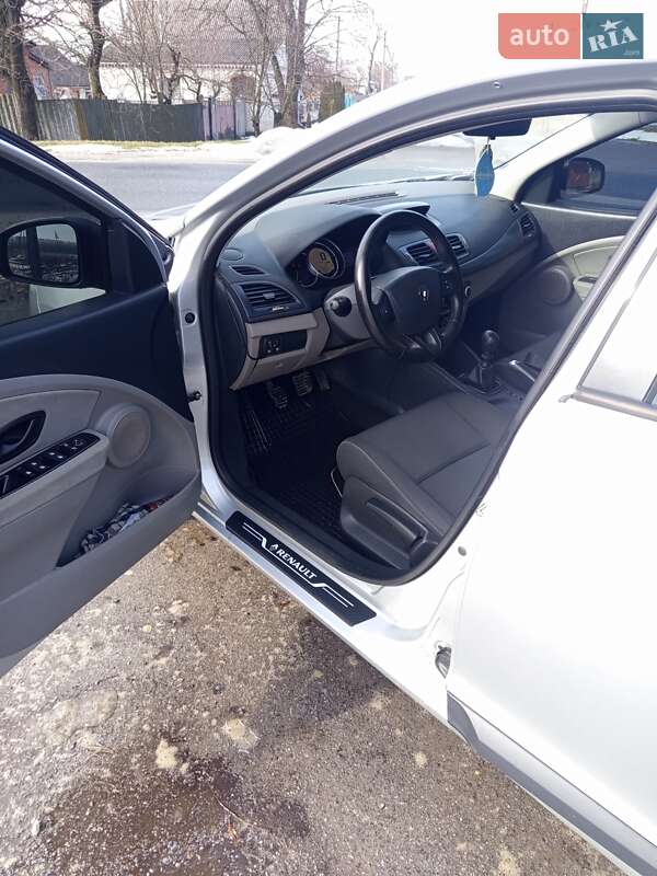 Хэтчбек Renault Megane 2010 в Зенькове фото 9 Хэтчбек Renault Megane 2010 в Зенькове