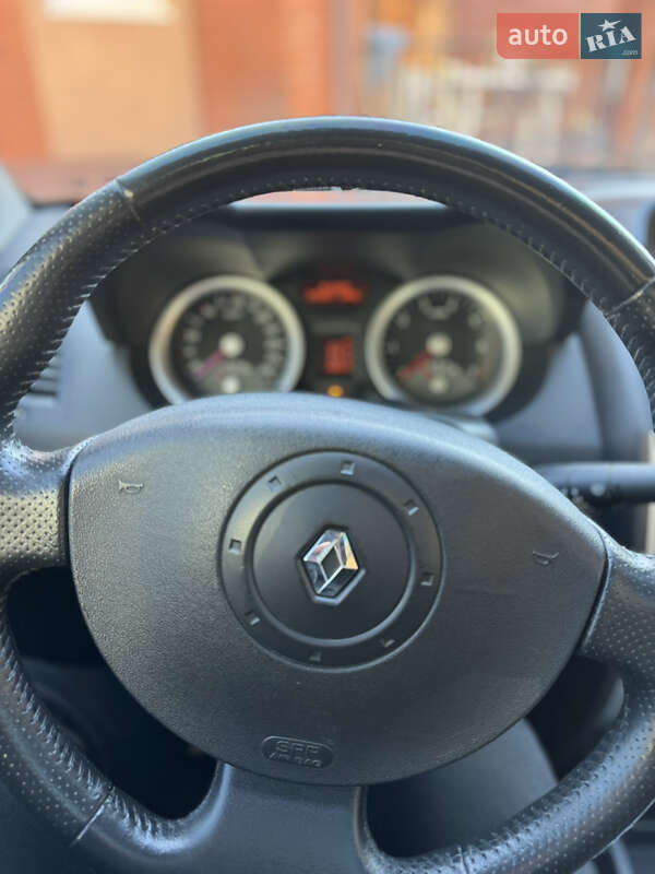 Кабріолет Renault Megane 2005 в Рівному фото 10 Кабріолет Renault Megane 2005 в Рівному