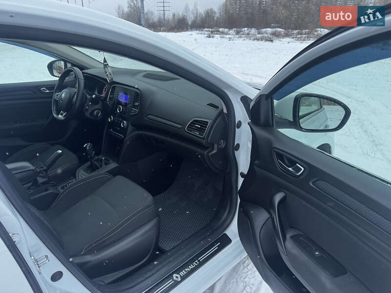 Седан Renault Megane 2020 в Киеве фото 12 Седан Renault Megane 2020 в Киеве