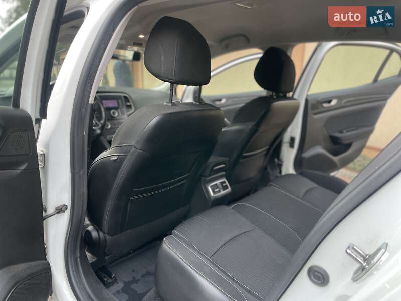 Хэтчбек Renault Megane 2016 в Виноградове фото 10 Хэтчбек Renault Megane 2016 в Виноградове