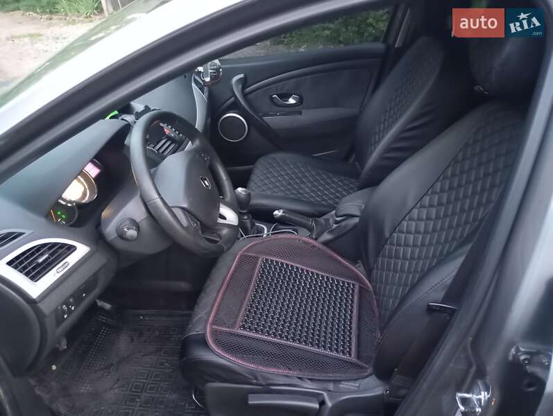 Хэтчбек Renault Megane 2010 в Кривом Роге
