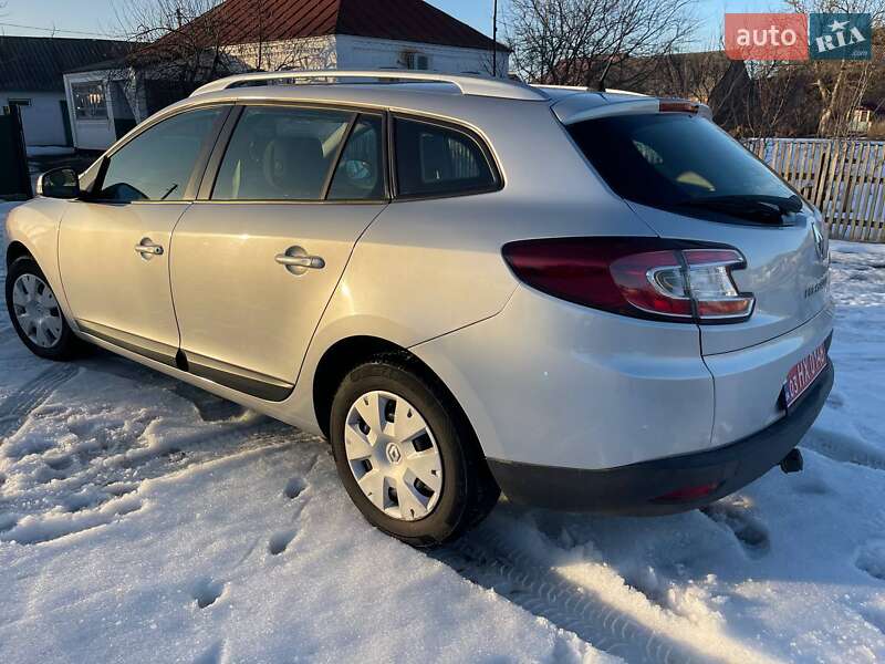 Универсал Renault Megane 2010 в Ракитном фото 14 Универсал Renault Megane 2010 в Ракитном