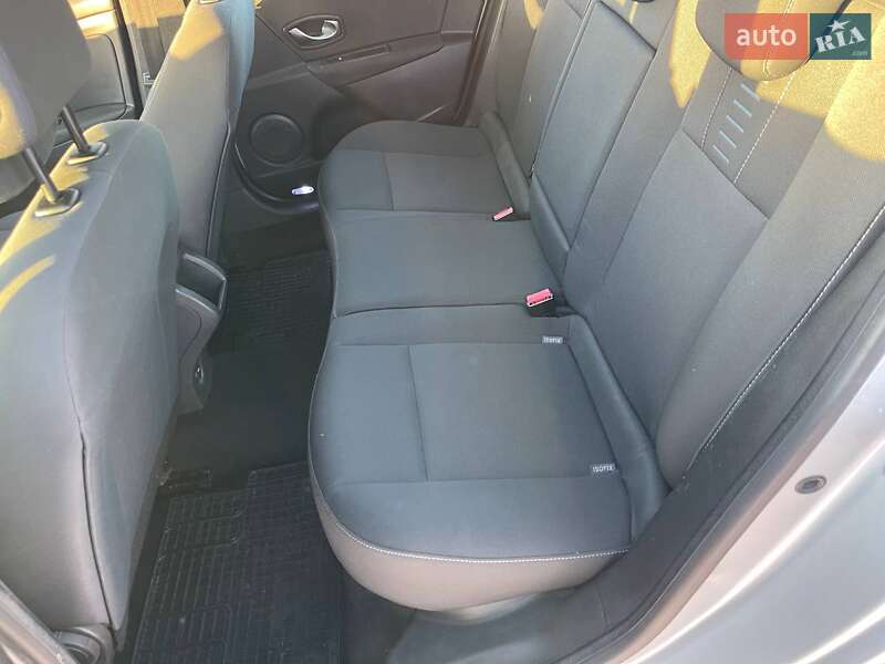 Универсал Renault Megane 2010 в Ракитном фото 27 Универсал Renault Megane 2010 в Ракитном