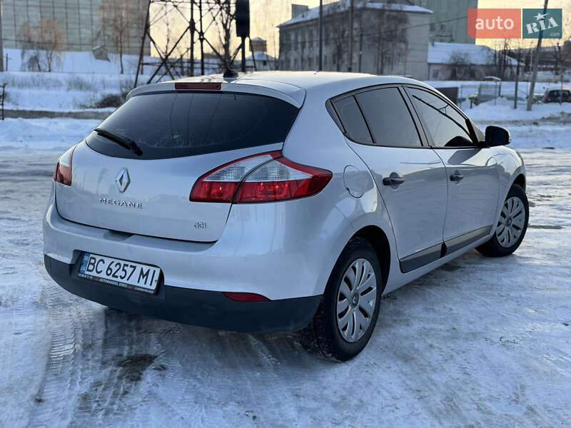 Хэтчбек Renault Megane 2011 в Стрые