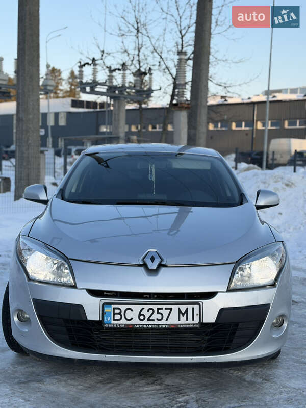 Хэтчбек Renault Megane 2011 в Стрые