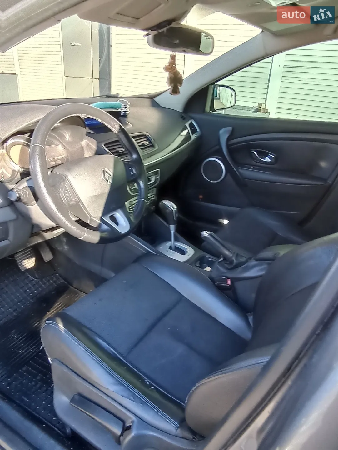 2011 Renault Megane - мініатюра 12