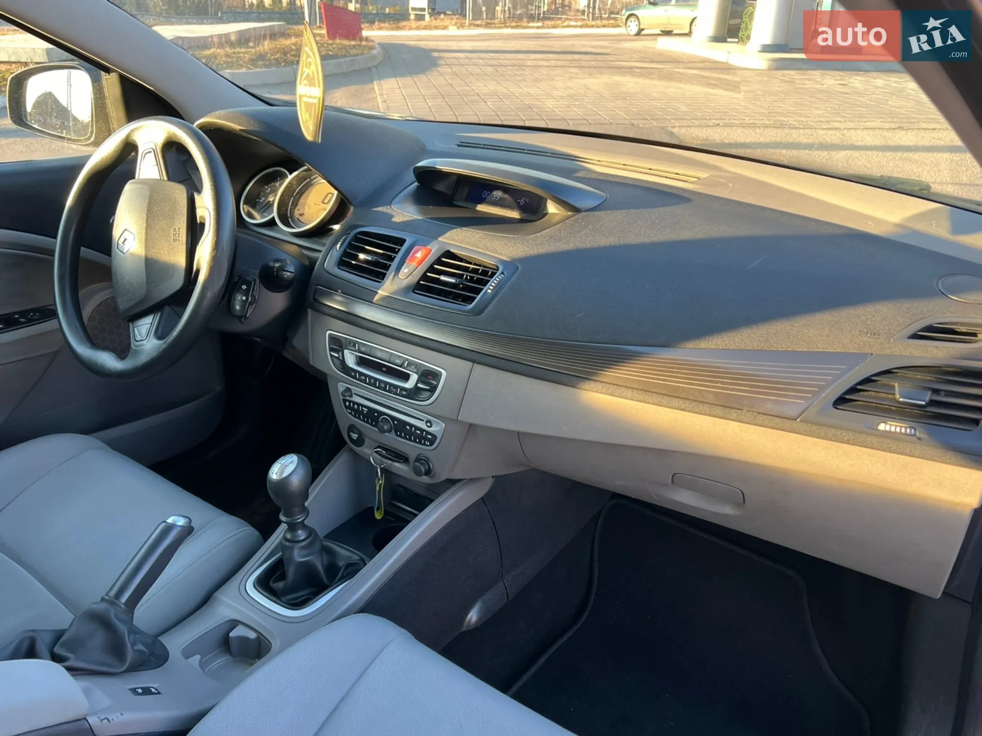 2010 Renault Megane - мініатюра 16