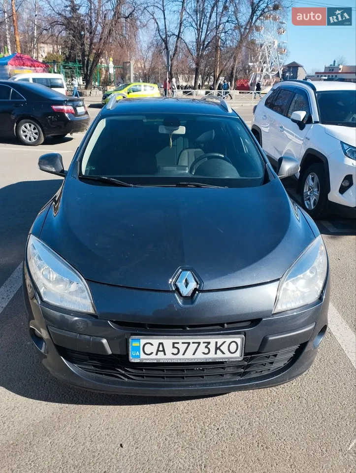 2010 Renault Megane - мініатюра 222