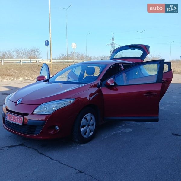 Хэтчбек Renault Megane 2009 в Хороле