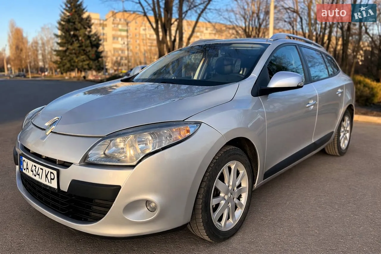 2010 Renault Megane - мініатюра 221