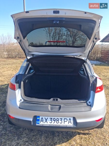 Хетчбек Renault Megane 2011 в Валках