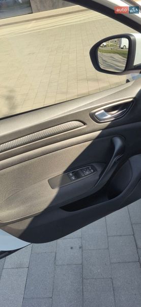 Хэтчбек Renault Megane 2018 в Ужгороде фото 15 Хэтчбек Renault Megane 2018 в Ужгороде