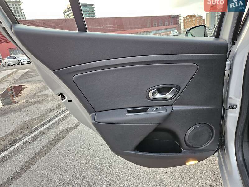 Хэтчбек Renault Megane 2010 в Днепре