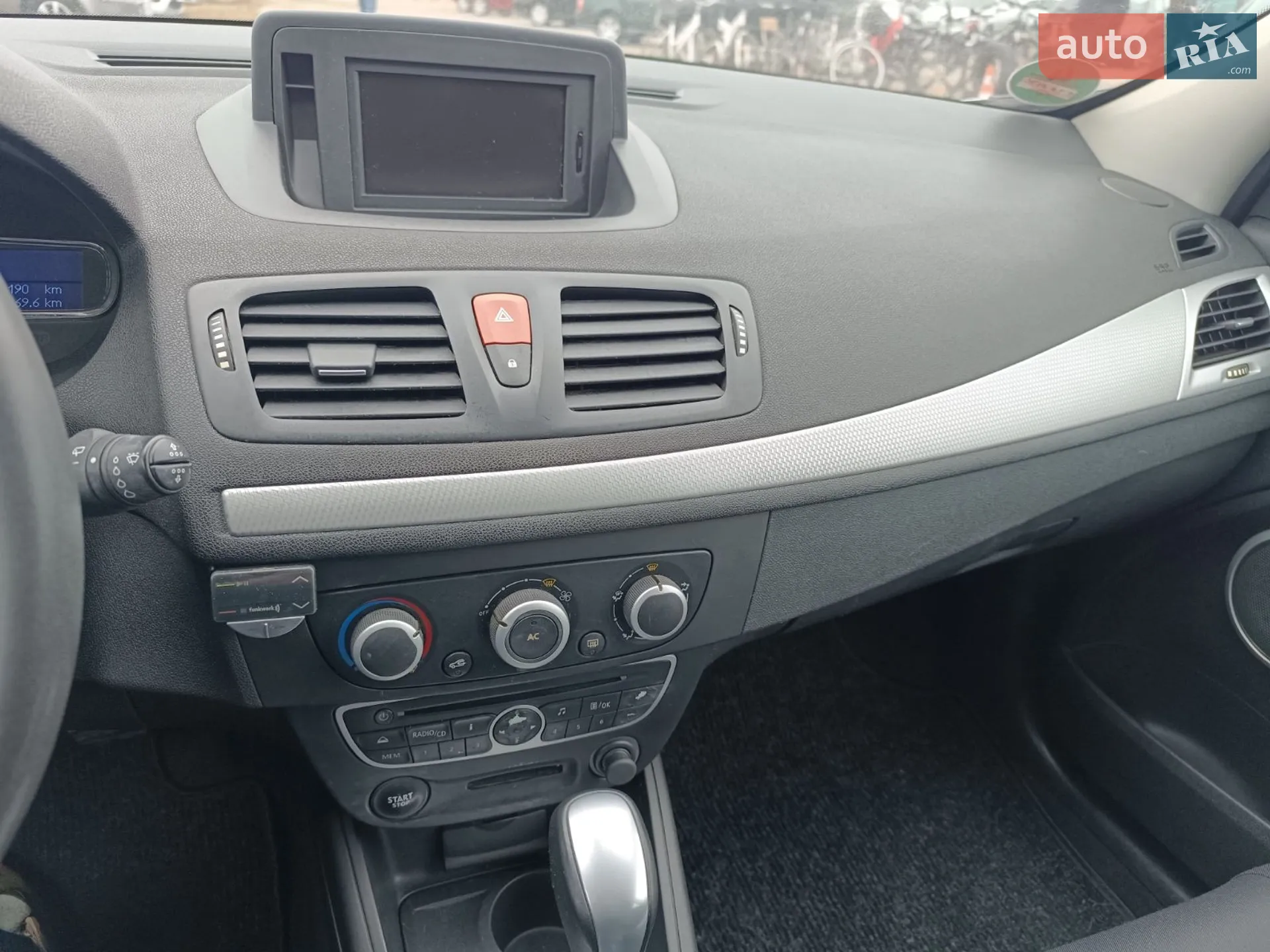 2010 Renault Megane - мініатюра 18