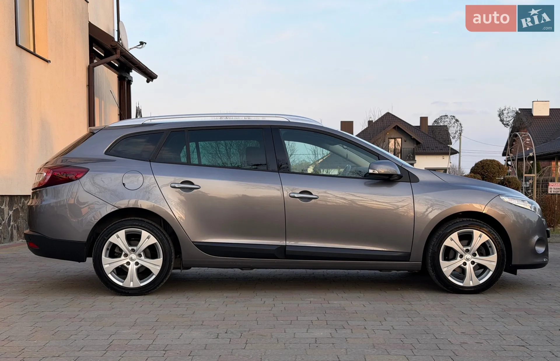 2010 Renault Megane - мініатюра 30