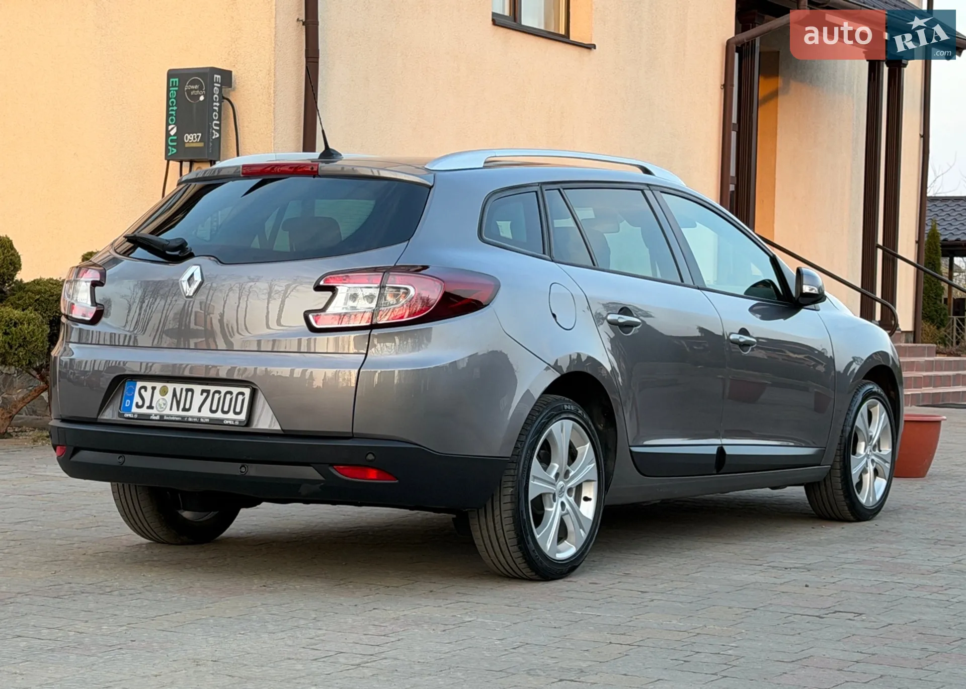 2010 Renault Megane - мініатюра 42