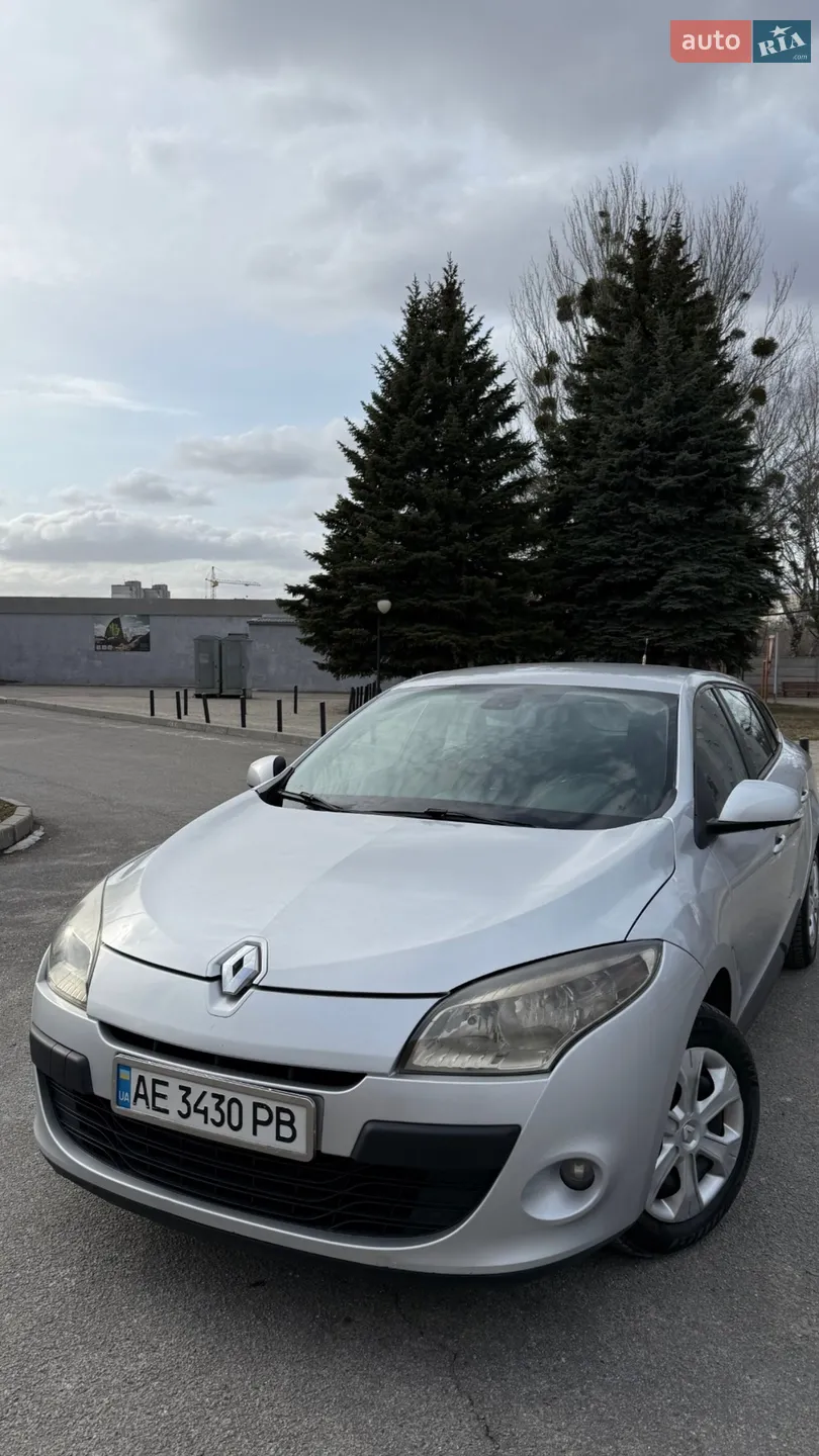 2010 Renault Megane - мініатюра 11