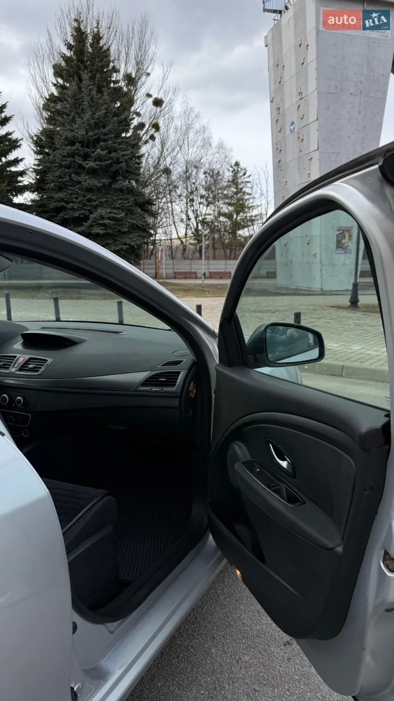 2010 Renault Megane - мініатюра 13