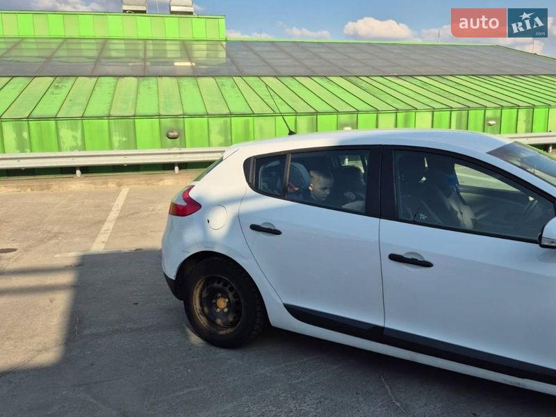 Хэтчбек Renault Megane 2011 в Киеве фото 16 Хэтчбек Renault Megane 2011 в Киеве