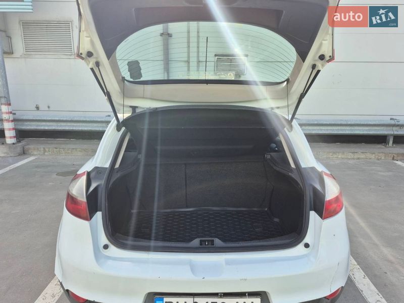 Хэтчбек Renault Megane 2011 в Киеве фото 47 Хэтчбек Renault Megane 2011 в Киеве