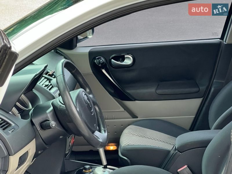 Универсал Renault Megane 2005 в Ровно фото 12 Универсал Renault Megane 2005 в Ровно