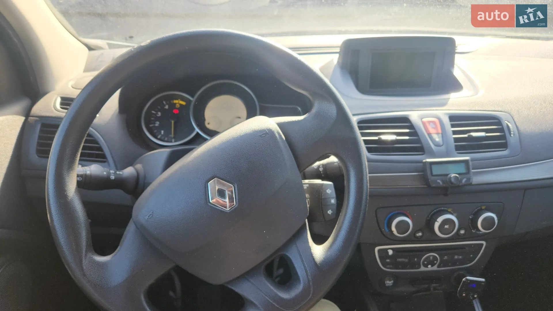2012 Renault Megane - мініатюра 23