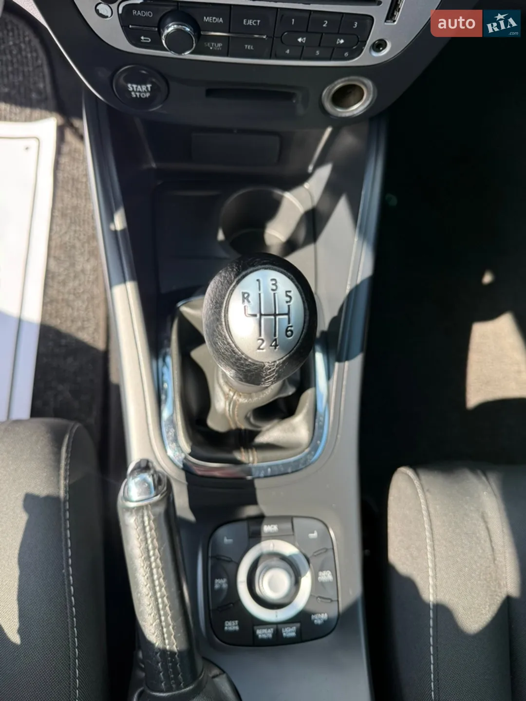 2012 Renault Megane - мініатюра 136