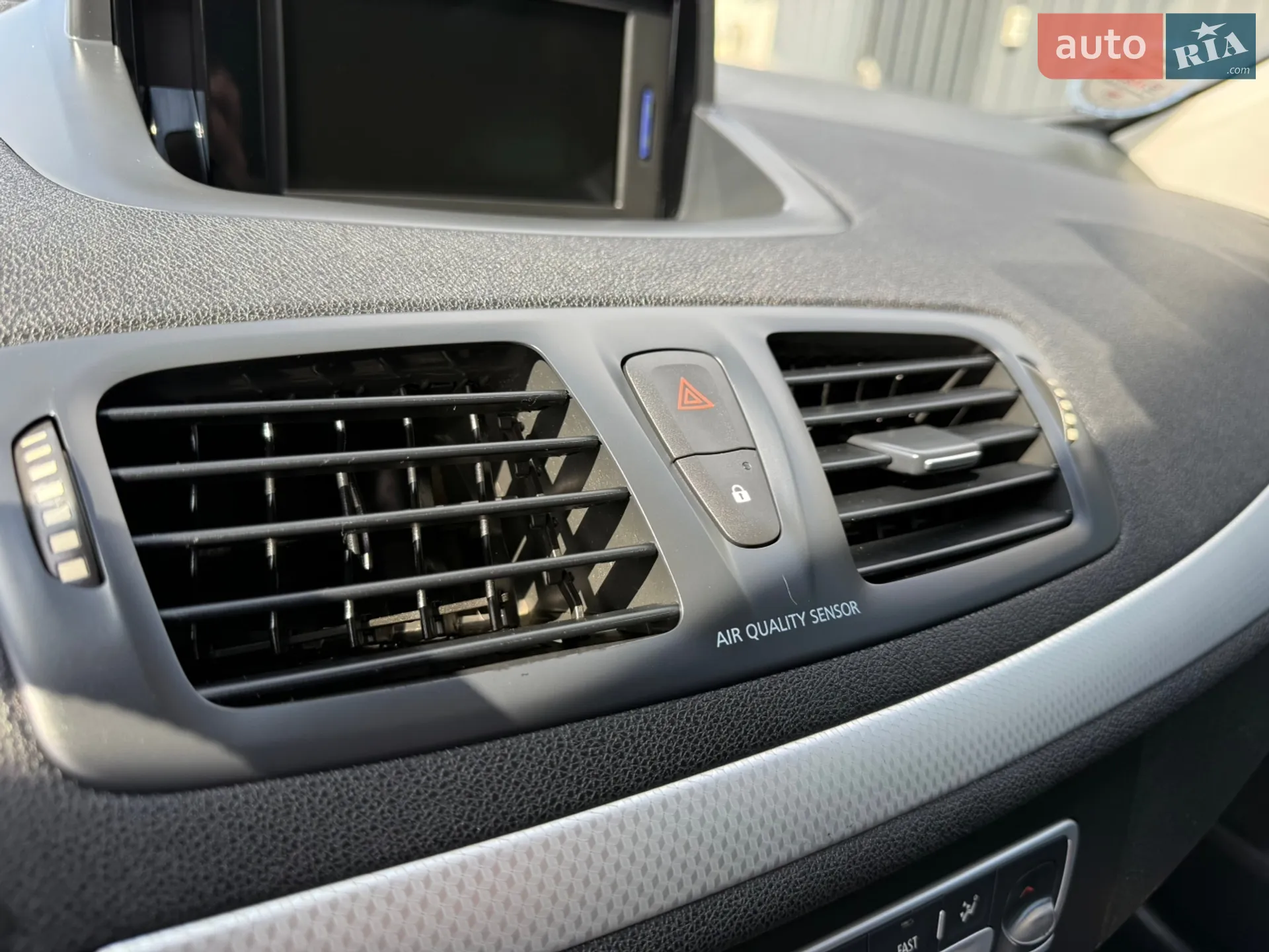 2012 Renault Megane - мініатюра 142