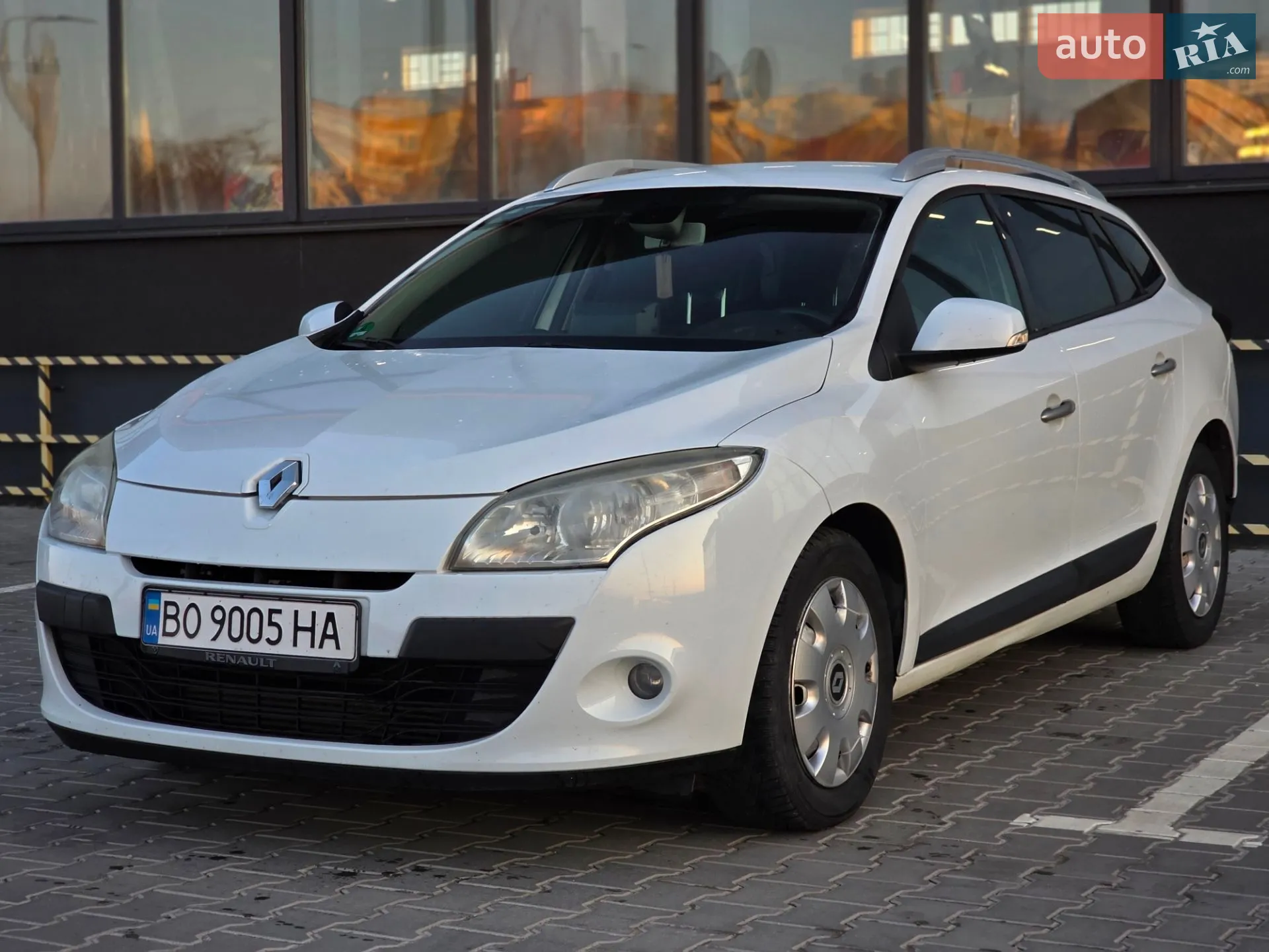 2010 Renault Megane - мініатюра 2