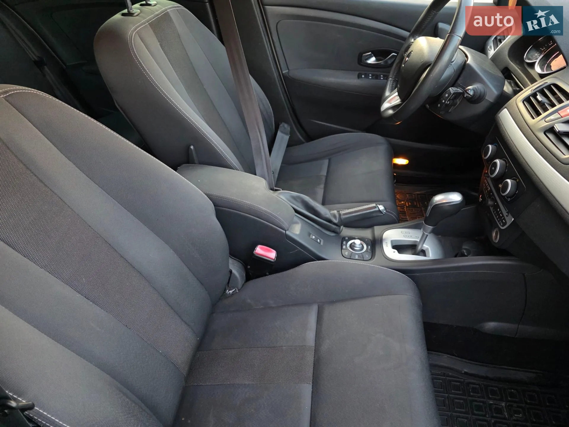 2010 Renault Megane - мініатюра 27