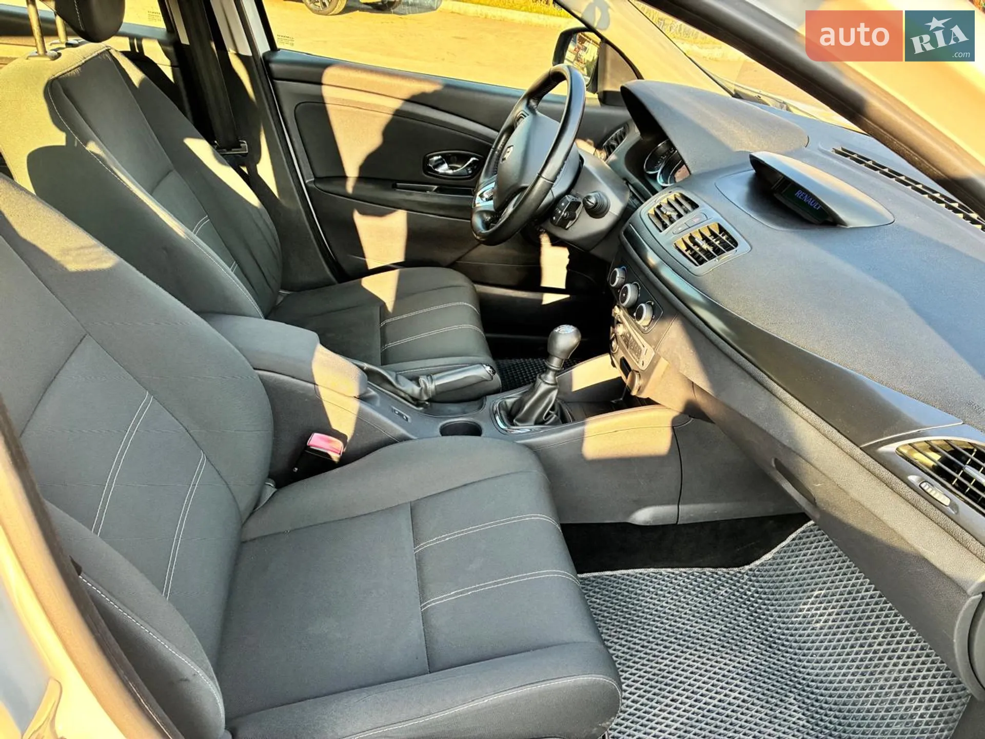 2013 Renault Megane - мініатюра 12
