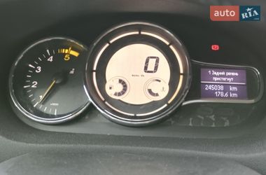 Універсал Renault Megane 2015 в Ромнах