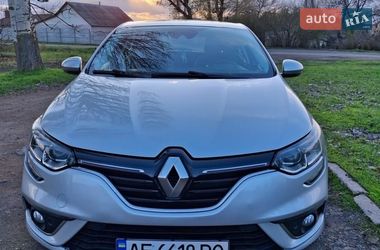 Хэтчбек Renault Megane 2016 в Магдалиновке