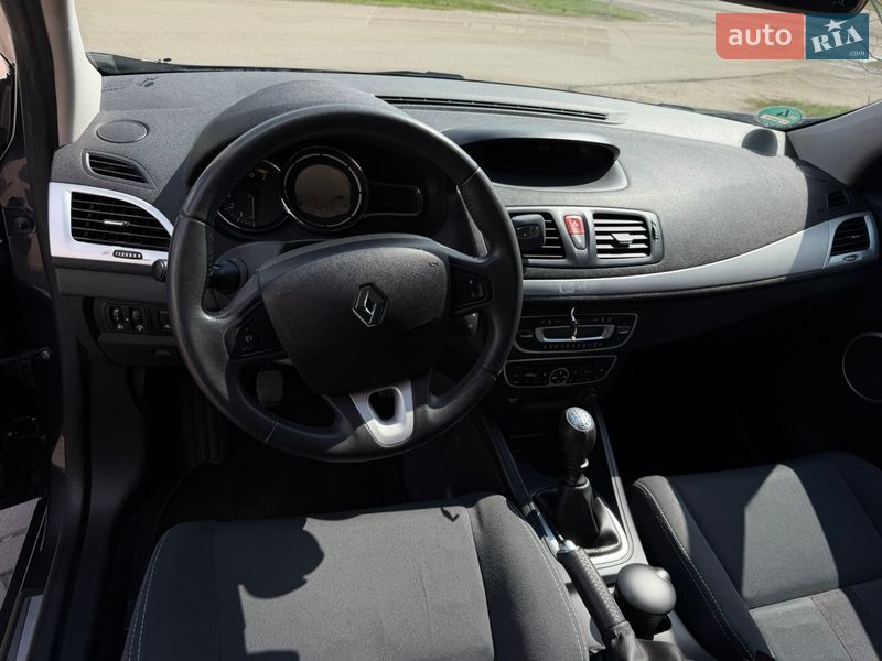 Хэтчбек Renault Megane 2008 в Ромнах фото 23 Хэтчбек Renault Megane 2008 в Ромнах