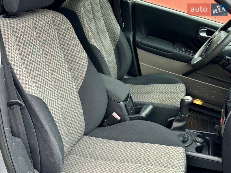 Универсал Renault Megane 2004 в Черкассах фото 12 Универсал Renault Megane 2004 в Черкассах