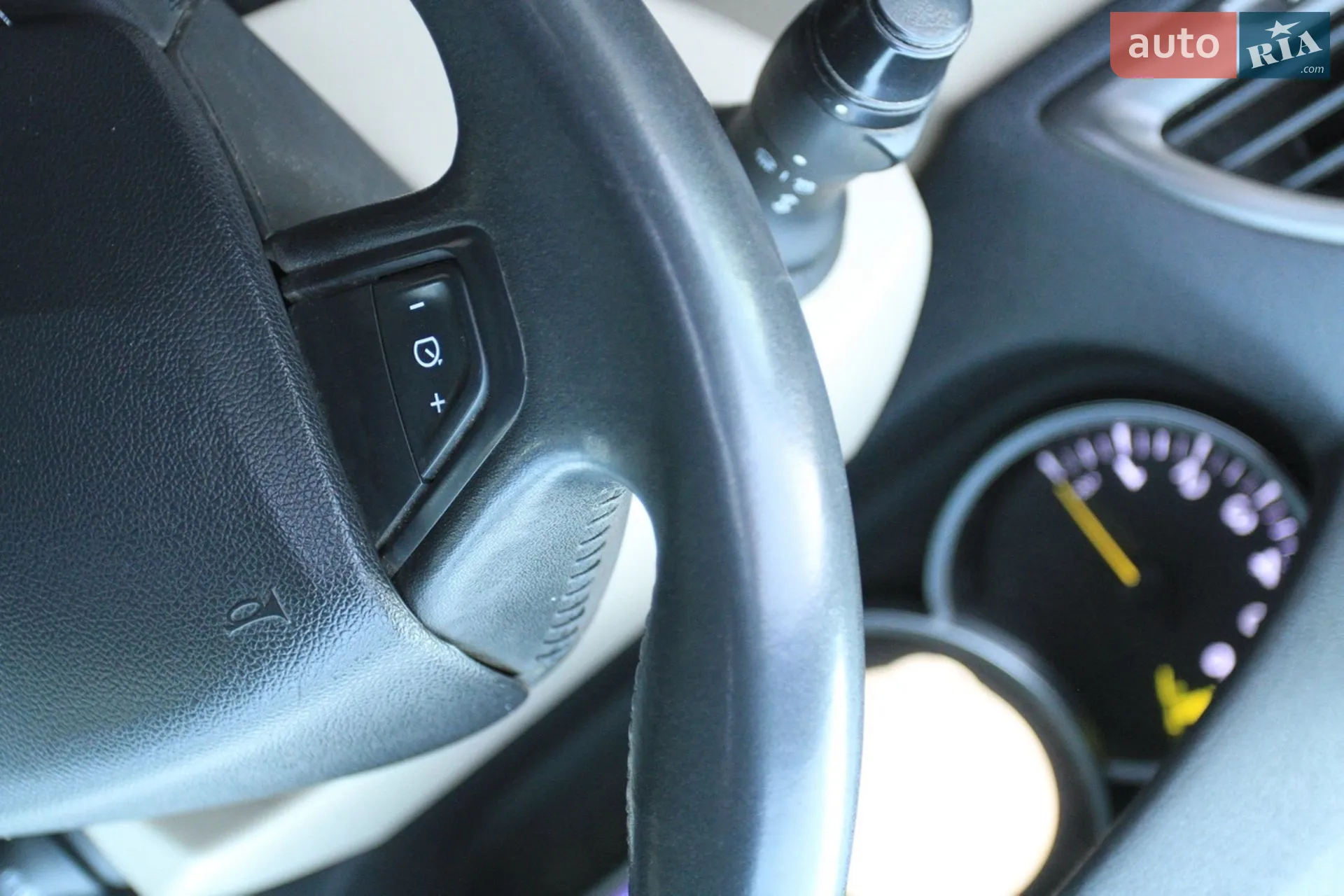 2012 Renault Megane - мініатюра 25