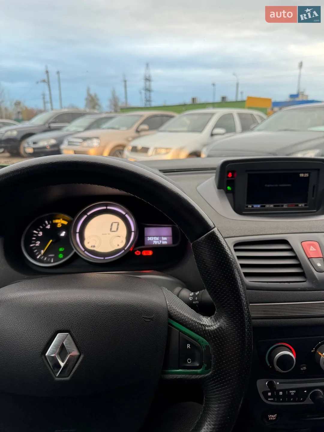 2011 Renault Megane - мініатюра 36