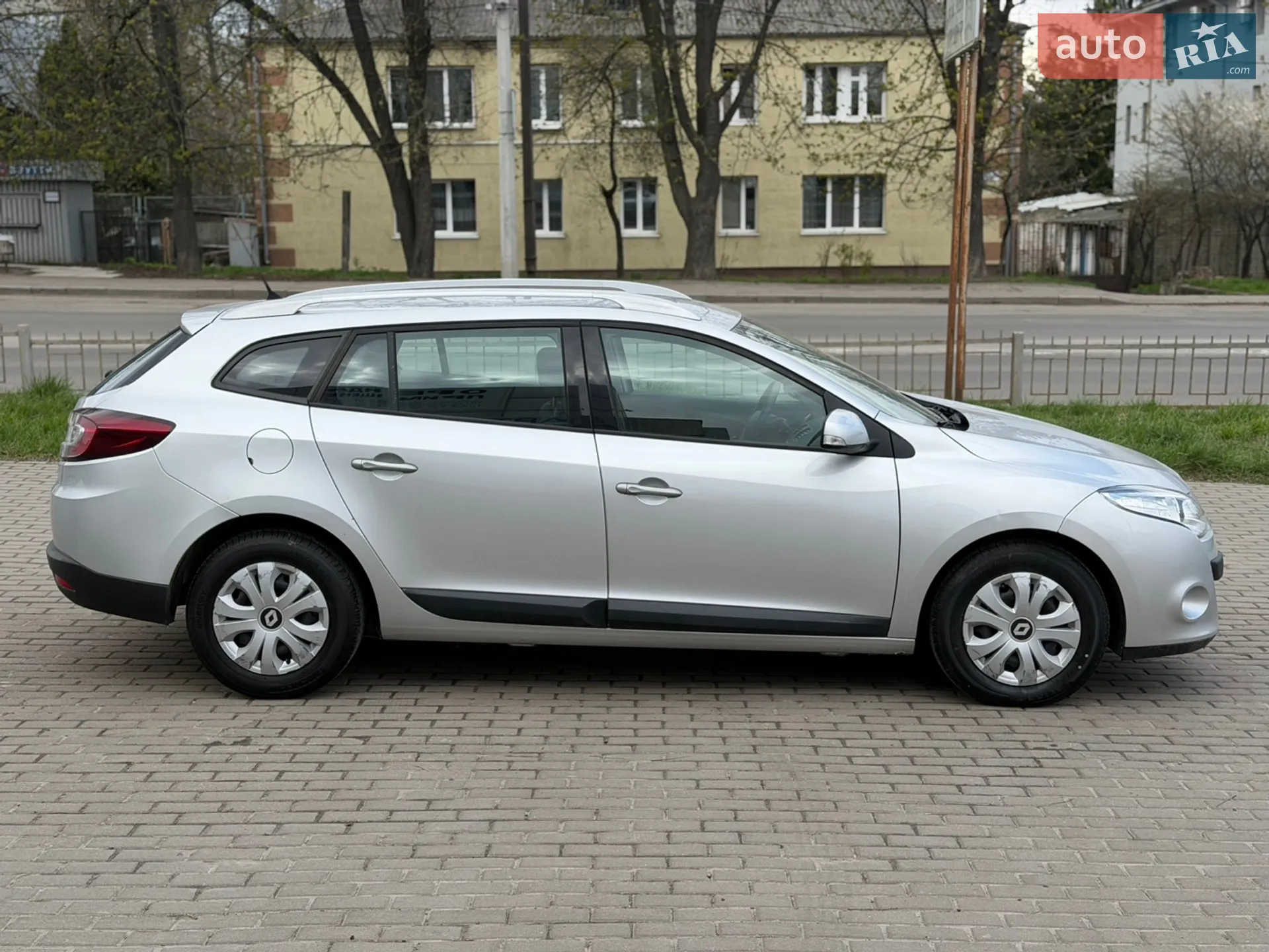 2010 Renault Megane - мініатюра 12