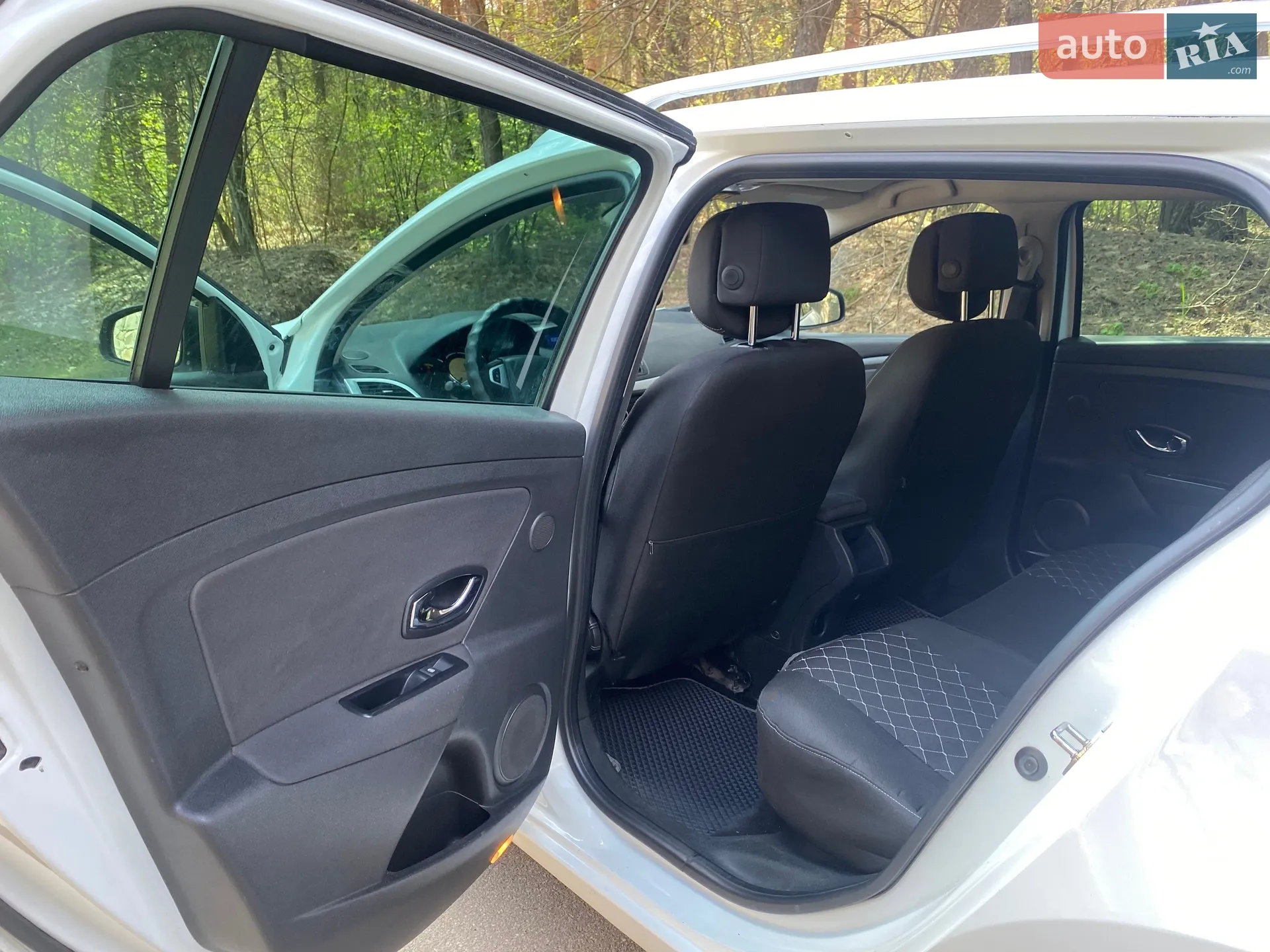 2011 Renault Megane - мініатюра 25