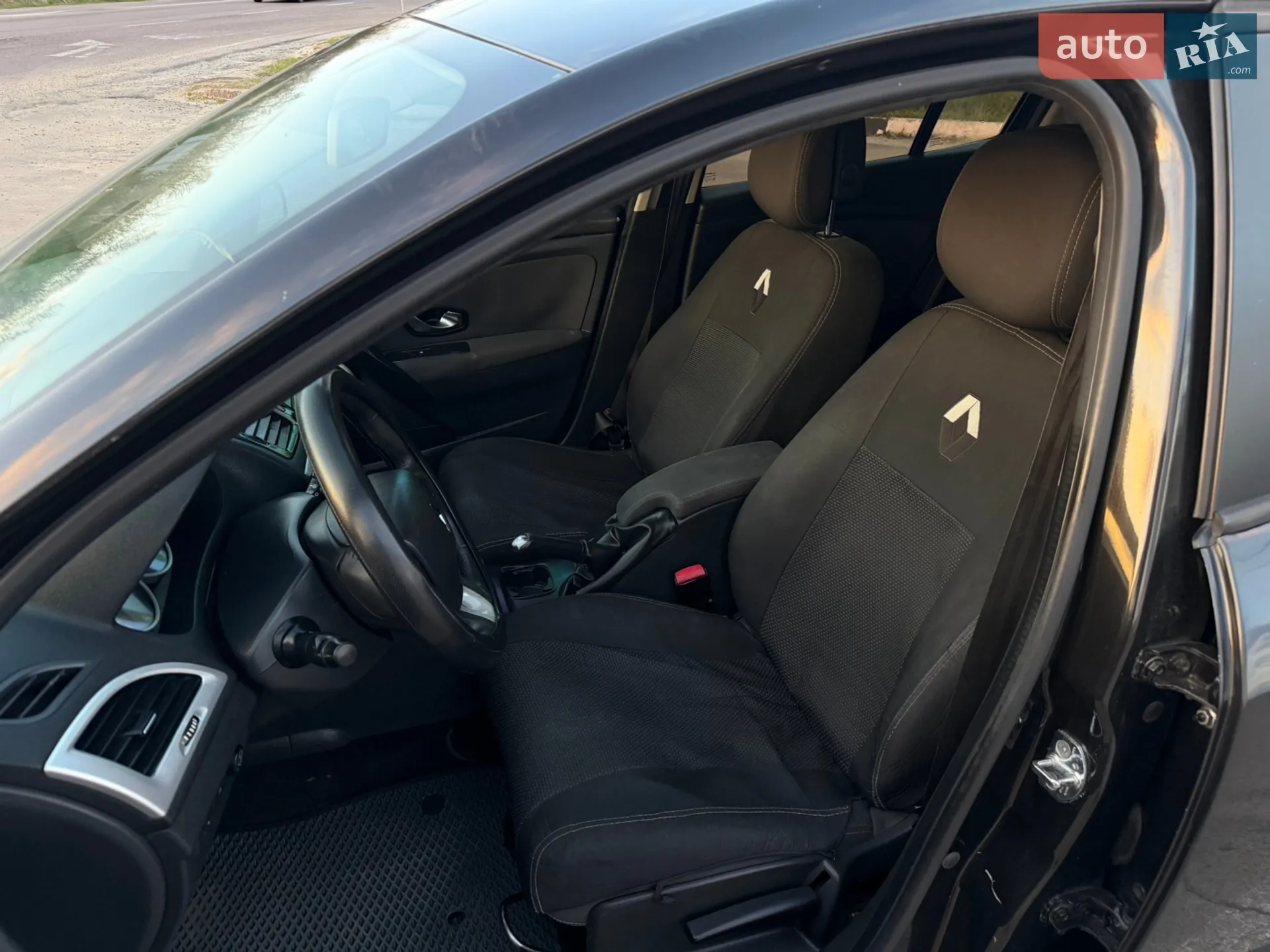 2010 Renault Megane - мініатюра 21