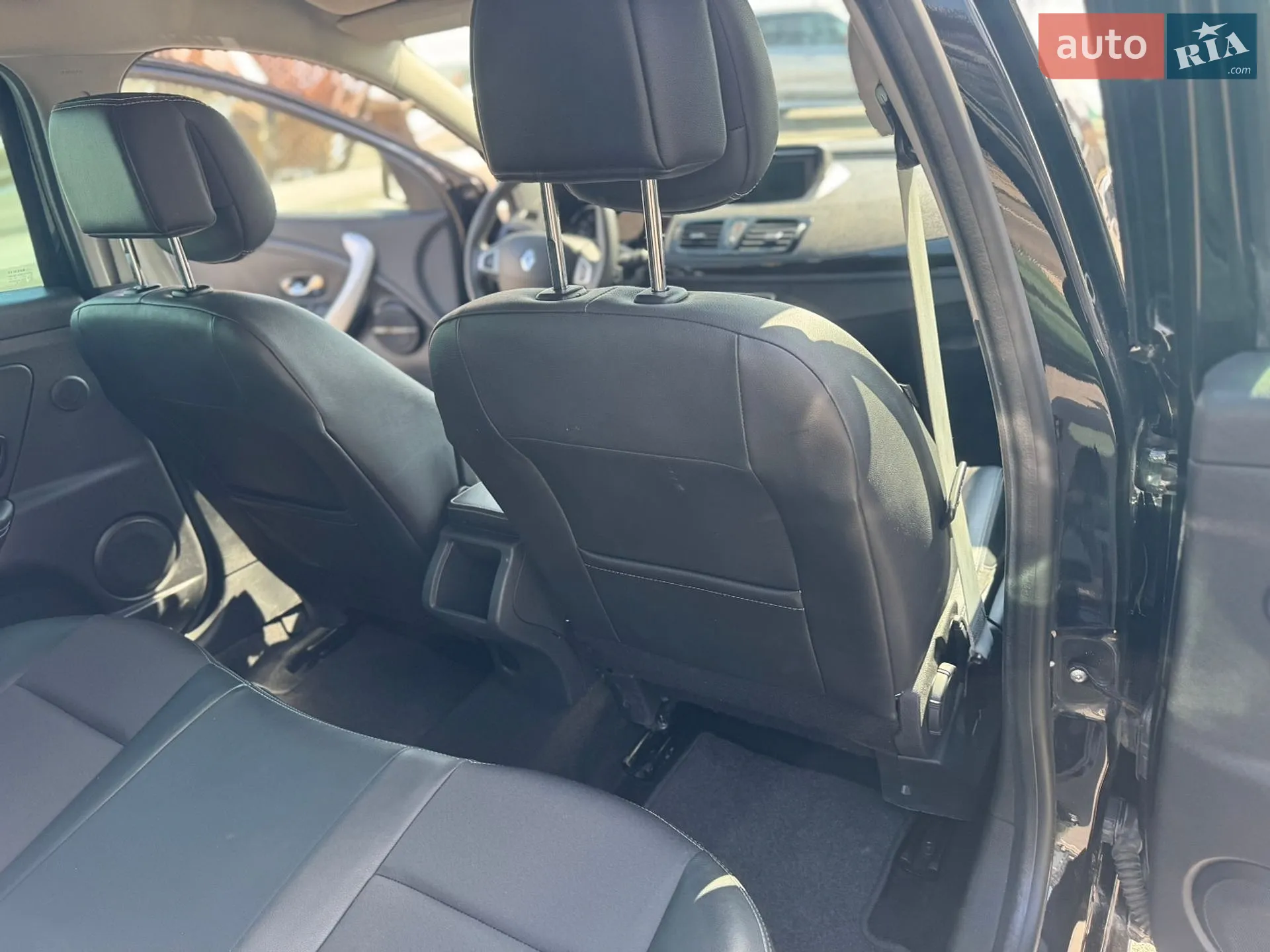 2012 Renault Megane - мініатюра 25