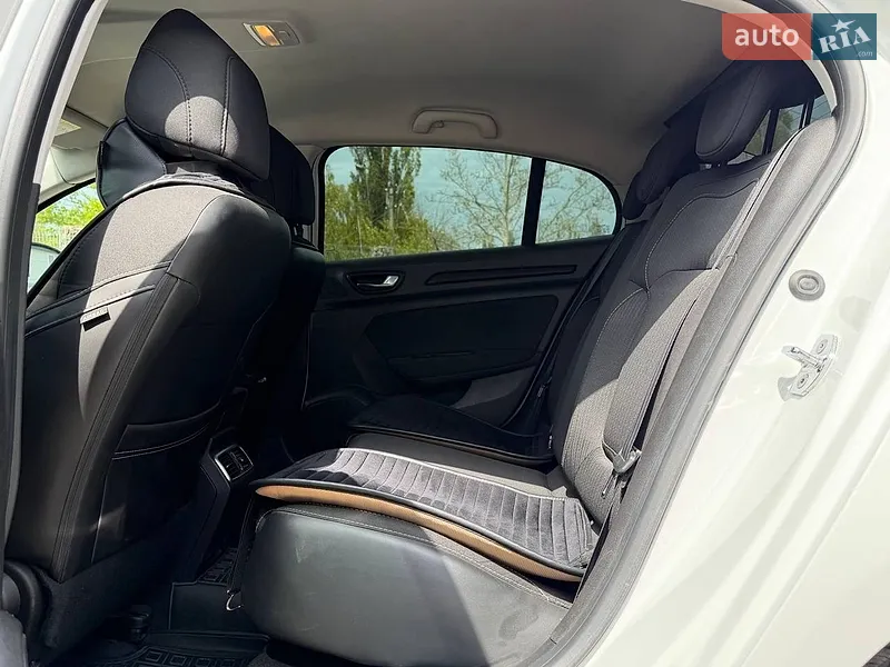 Renault Megane 2017 VIN VF1RFB00658663730 фото оголошення 28 з 75
